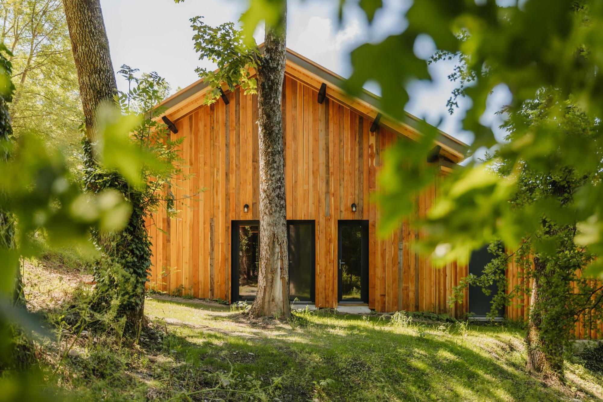 Les Cabanes Du Dauphine Et Logis A La Ferme Гап Стая снимка